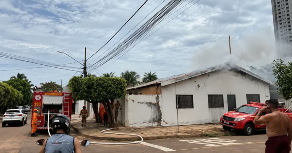 Incêndio atinge três casas em Rondonópolis, Mato Grosso