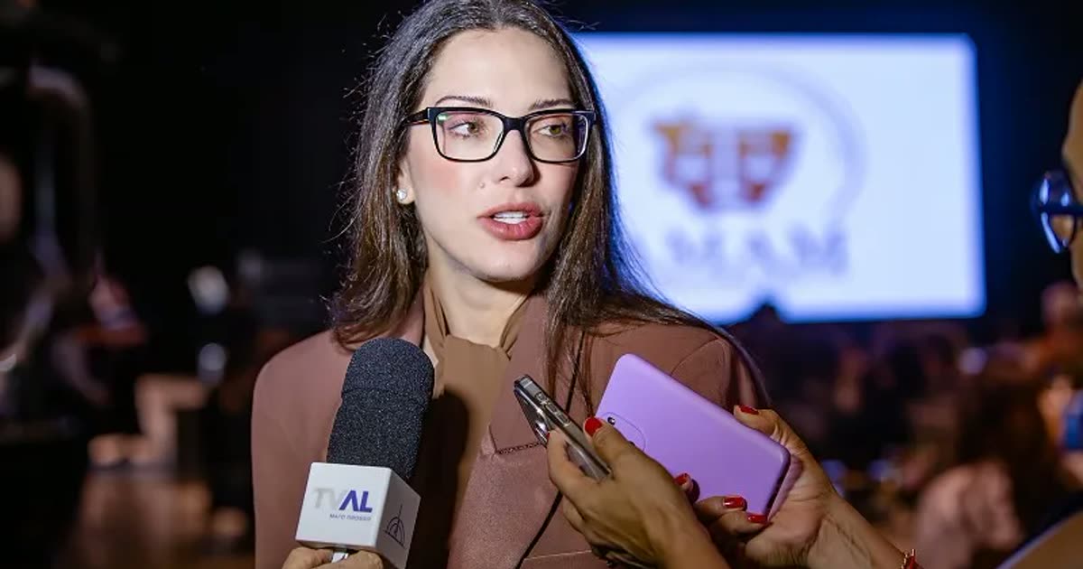 Janaina Riva vota em Mato Grosso e critica nível de debate na campanha