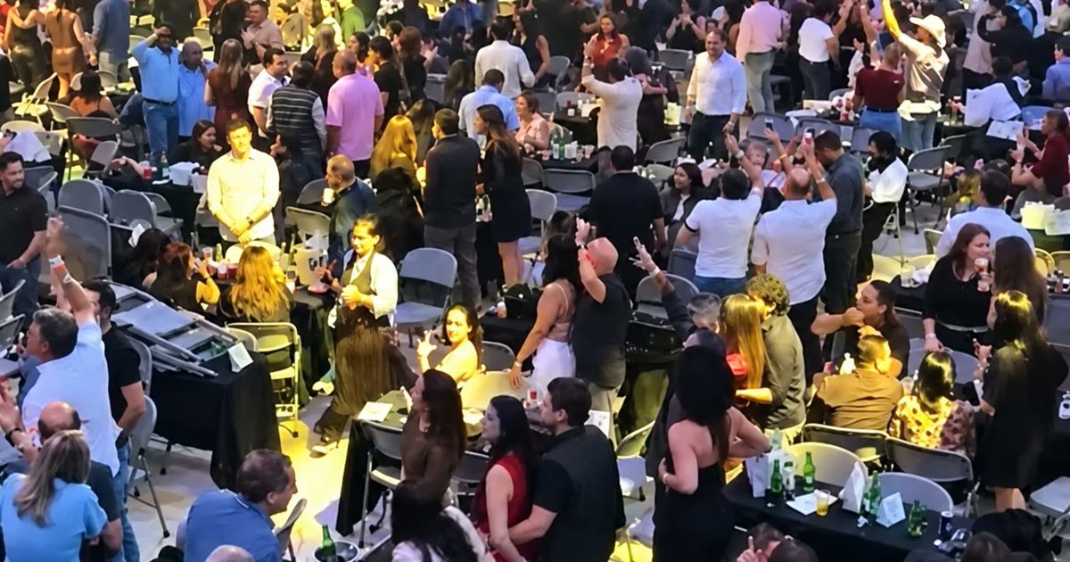 Público grita ofensas contra Lula em show de Ralf e Paraná em Cuiabá